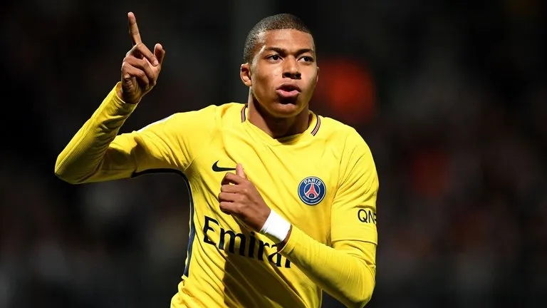 TIẾT LỘ: Man Utd để vuột Mbappe, Jesus với giá rẻ mạt - Bóng Đá