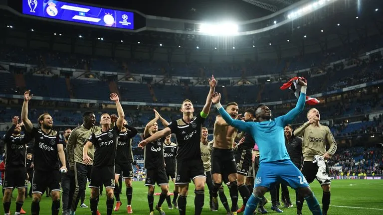 Ajax 120 tuổi - Bóng Đá