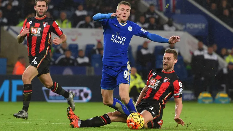 jamie-vardy-simon-francis-leicester-city-foul-bournemouth_3394693