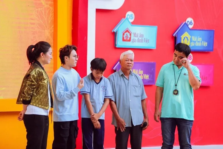 ngoc-lan-om-mat-khoc-gian-giua-tiet-lo-thuong-tam-su-voi-di-anh-cha-ruot-show-11-1678175609-106-width780height521