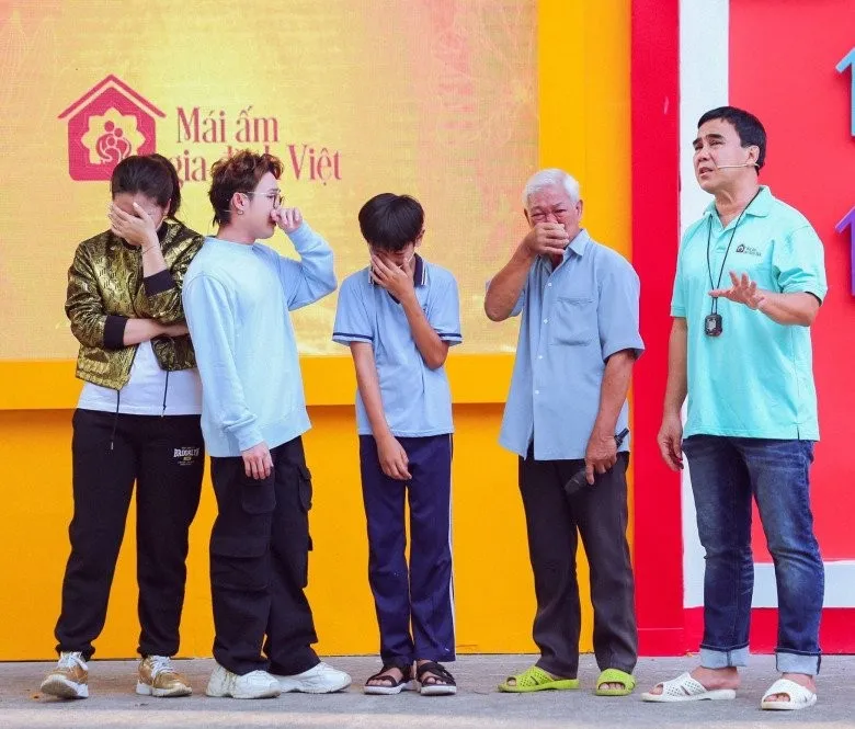 ngoc-lan-om-mat-khoc-gian-giua-tiet-lo-thuong-tam-su-voi-di-anh-cha-ruot-show-8-1678175609-486-width780height665