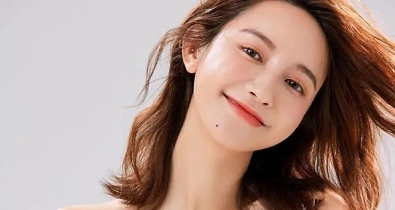 Cằm thường tượng trưng cho vận mệnh và sự giàu có của một người khi về già.