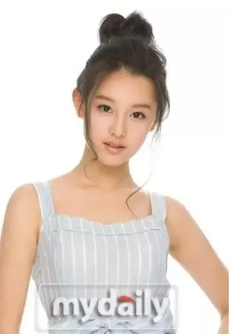 kim-ji-won-15-tuoi-duoc-casting-tren-pho-suyt-debut-lam-idol-kpop-4