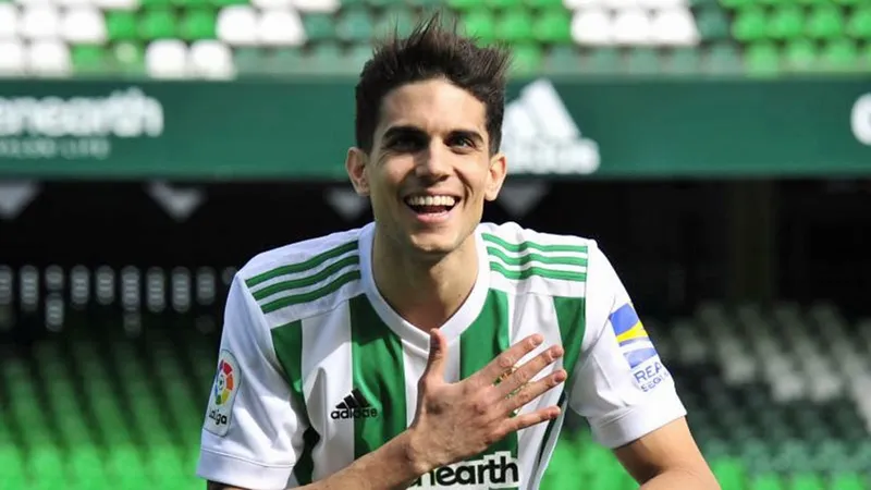 AS Roma mua Bartra - Bóng Đá