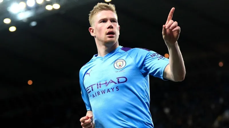 Pep Guardiola told who the next Man City captain should be after David Silva (De Bruyne) - Bóng Đá