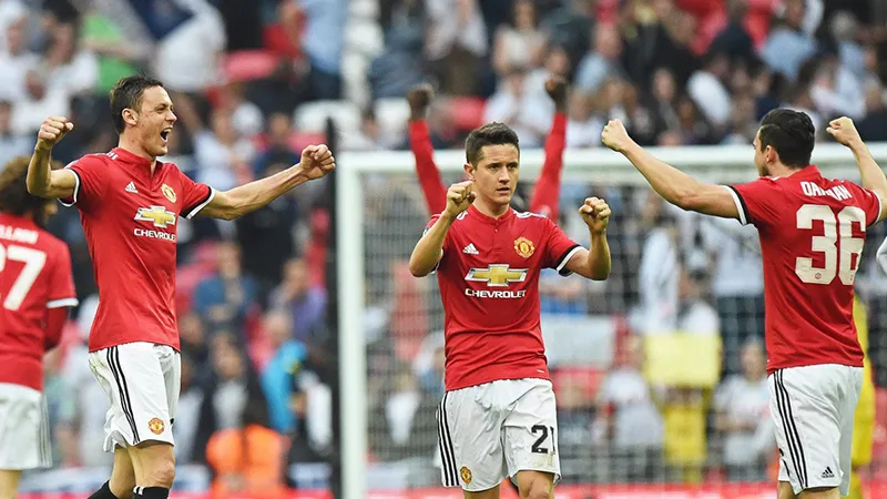 MU thay đổi để chiến thắng: Chìa khóa vàng của Mourinho - Bóng Đá