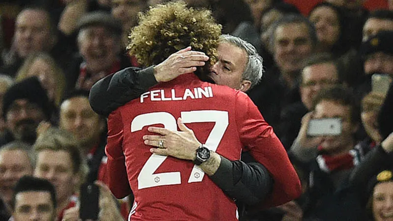 Fellaini tỏa sáng trong sự bất lực của Jose Mourinho - Bóng Đá