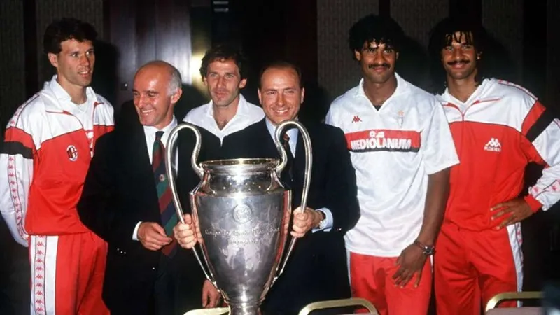 Không phải Sir Alex, đây mới là người thầy khiến cả Sarri và Pep ngưỡng mộ - Bóng Đá