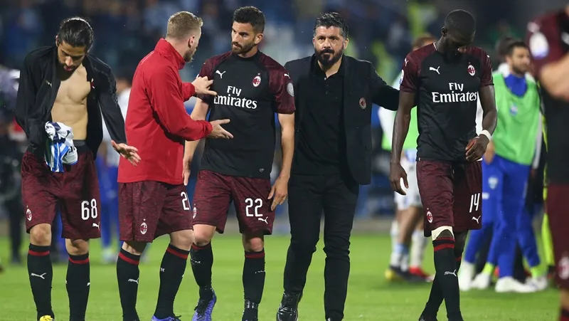 Commisso tình tứ với Montella - Bóng Đá