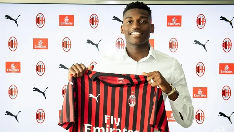 Nhìn lại 7 cái tên đã cập bến AC Milan hè 2019 - Bóng Đá