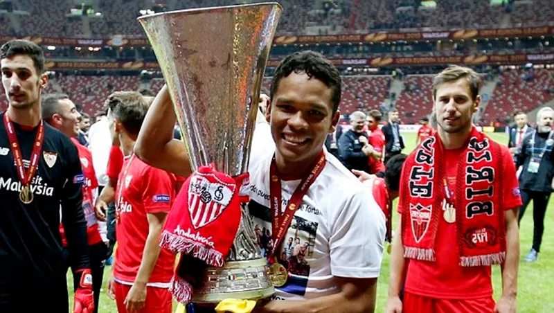 Carlos Bacca: Nạn nhân của cuộc cách mạng tại AC Milan - Bóng Đá