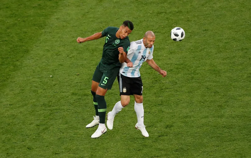 Quên Messi đi, Argentina cần đổ máu và Mascherano thủ lĩnh hơn - Bóng Đá