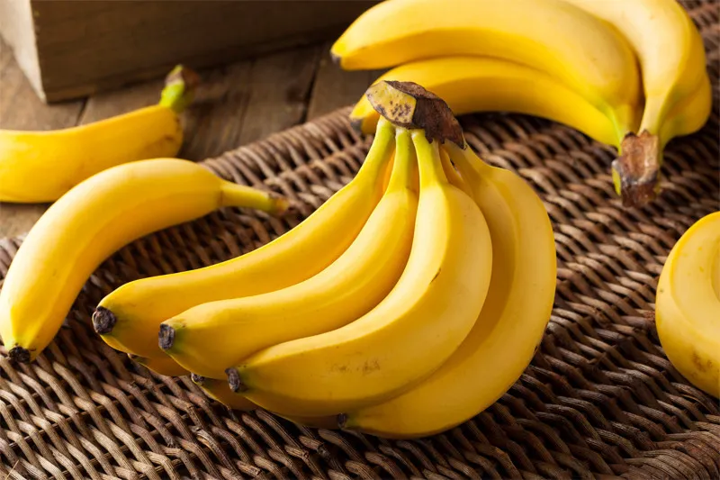 Chuối chín có tốc độ tiêu hóa nhanh, trong khi các thực phẩm giàu protein như trứng hoặc thịt lại tiêu hóa chậm hơn.