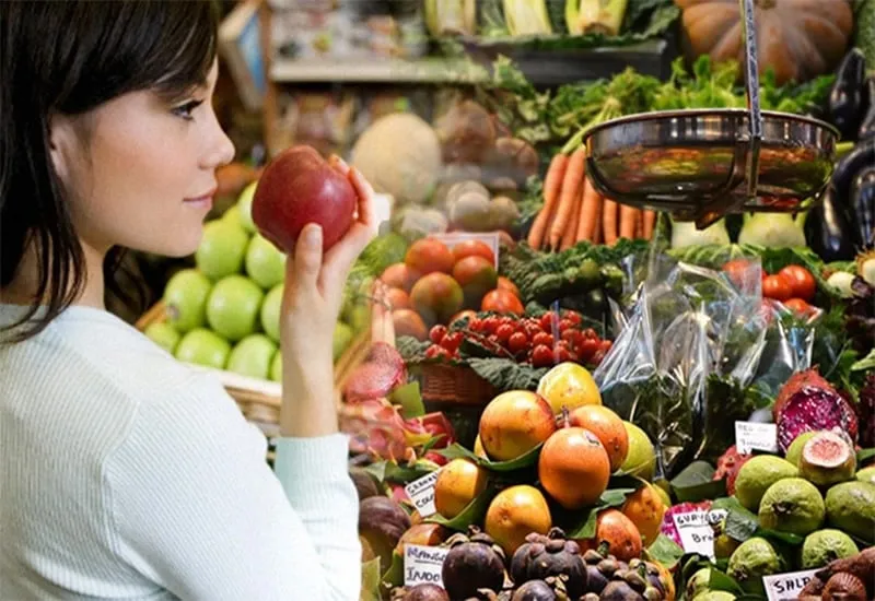 Nhiều loại rau củ thường bị dính các chất bảo quản thực vật trên lá, cuống hoặc núm quả