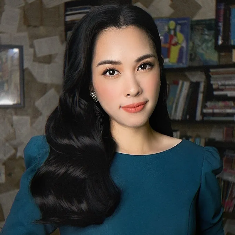 ca-si-ngoc-mai-o-sen