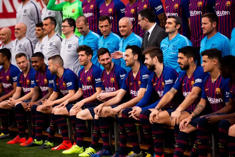 Barca chụp ảnh - Bóng Đá