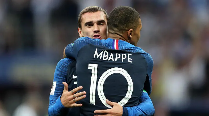 Deschamps lên tiếng về mối quan hệ giữa Griezmann và Mbappe - Bóng Đá