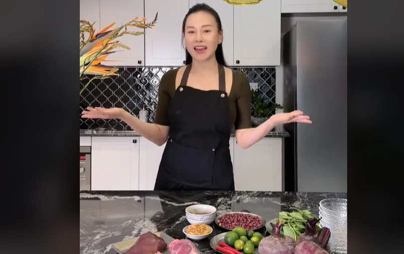 phuong-oanh-nau-nuong-tro-lai-sau-sinh-con (3)