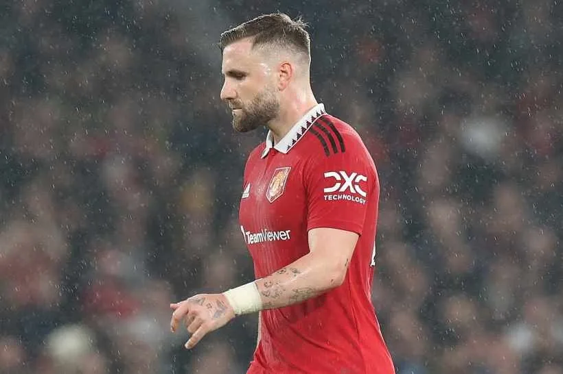 MU lo sốt vó chấn thương bí ẩn của Luke Shaw - Bóng Đá