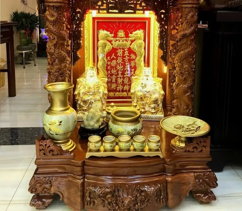den-trang-tri-ban-tho-ong-dia-hinh-qua-nhot