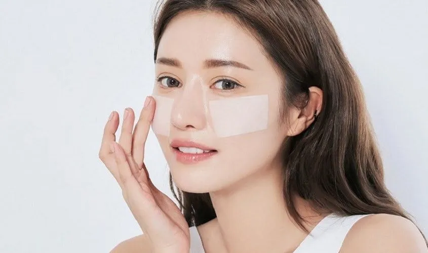 Các pad này có chứa các thành phần như AHA, BHA hoặc enzyme giúp loại bỏ lớp da chết mà không gây kích ứng da.