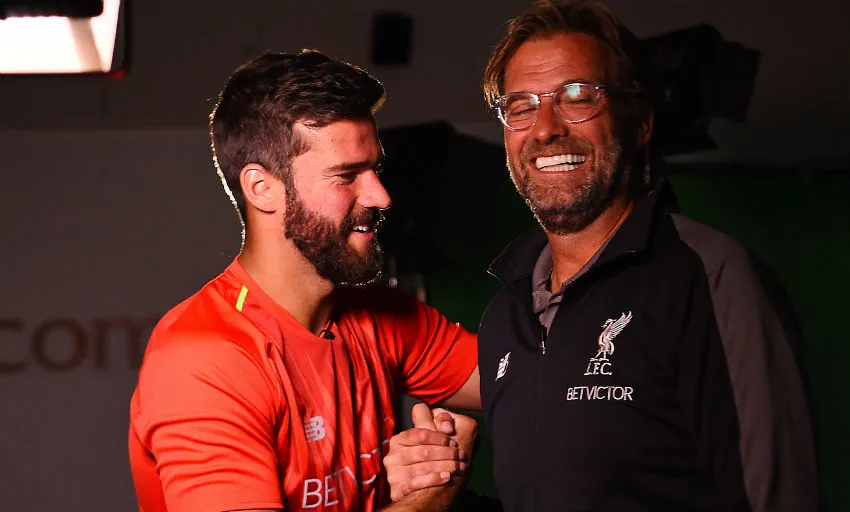 TOÀN CẢNH buổi họp báo của thủ môn đắt giá nhất thế giới, Alisson Becker! - Bóng Đá