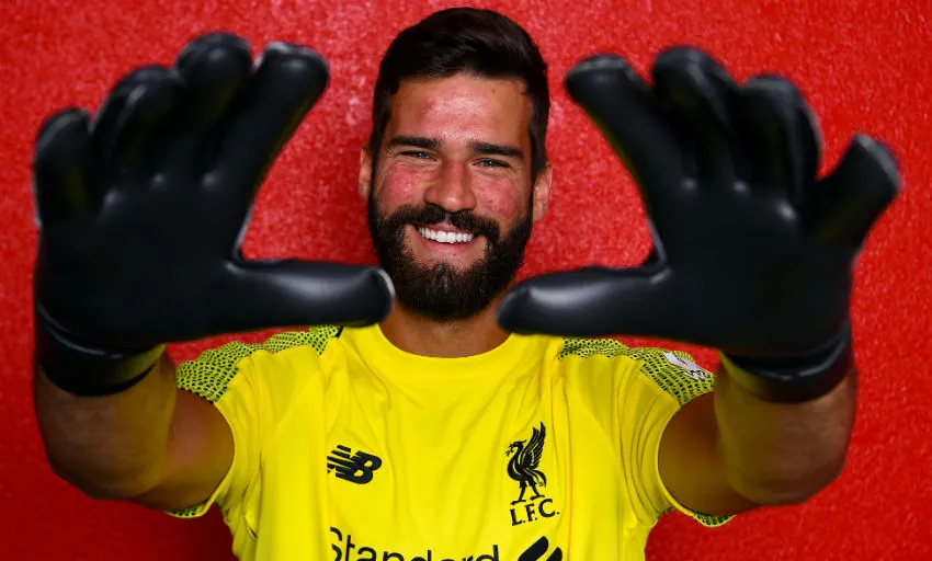 TOÀN CẢNH buổi họp báo của thủ môn đắt giá nhất thế giới, Alisson Becker! - Bóng Đá