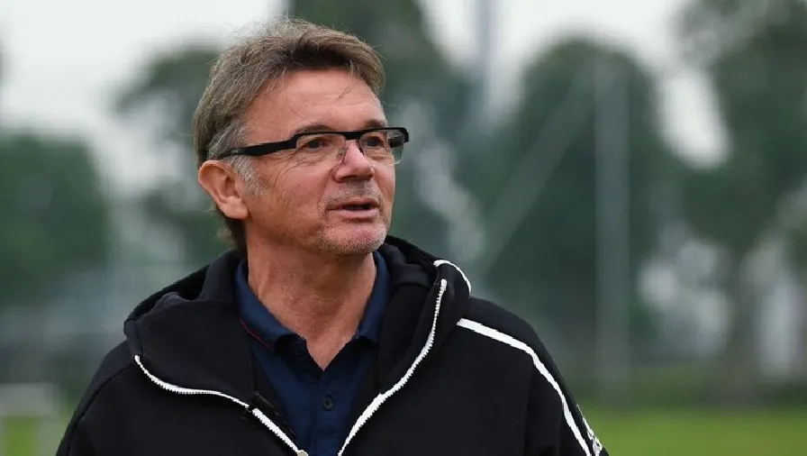 HLV Philippe Troussier được giao nhiệm vụ đưa tuyển Việt Nam dự World Cup - Bóng Đá