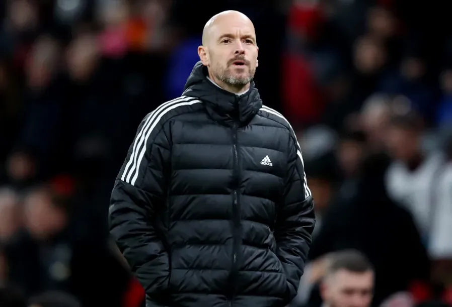 Man Utd: Ten Hag '100% open' to selling £100k-a-week star at Old Trafford Wan-Bisska - Bóng Đá