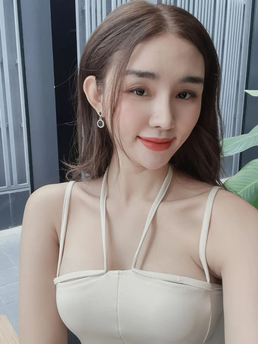 Làn da trắng hồng không tỳ vết hiện tại của Dung Nhi được nhiều người ngưỡng mộ