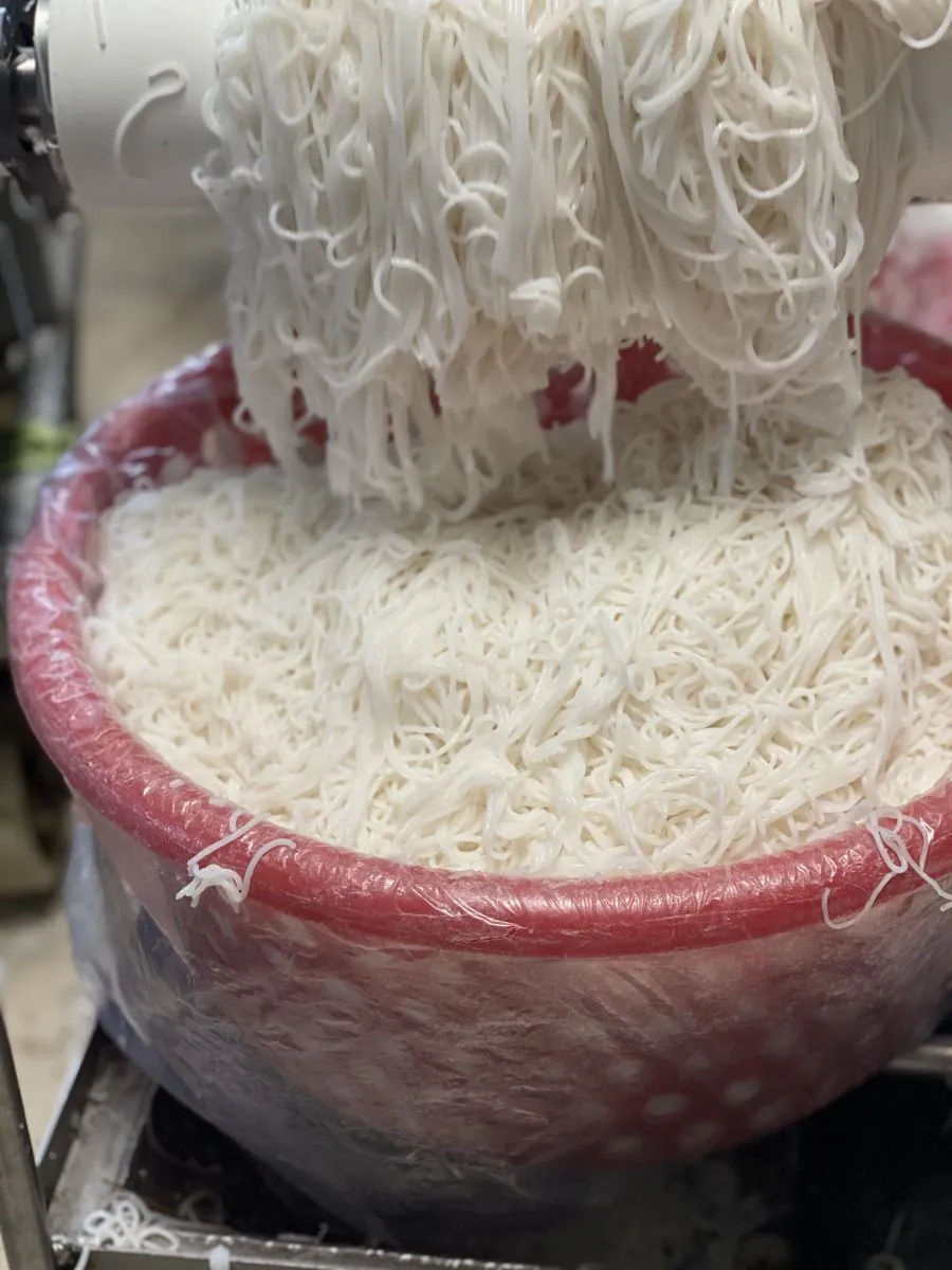 phan-biet-bun-sach-va-bun-nhiem-hoa-chat (3)