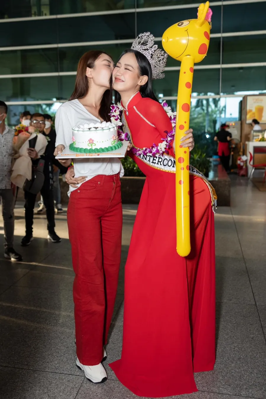 mai-phuong-khang-dinh-khong-ap-luc-khi-bao-ngoc-lam-hoa-hau-d19d363d