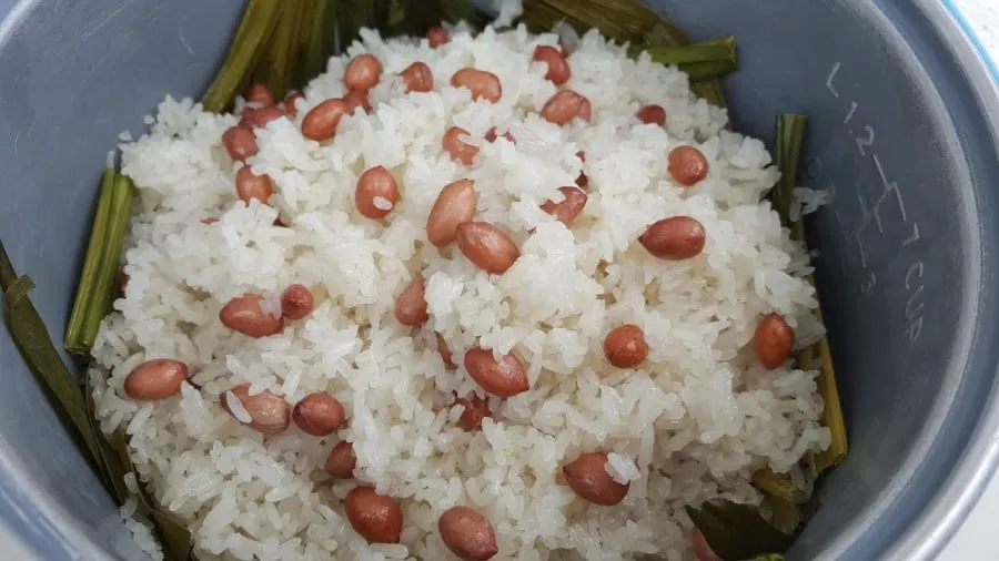 cach-ngam-gao-nau-xoi-ngon-deo-nhanh-mem-dep-mat-hoa-ra-chi-can-them1-buoc-nay_5