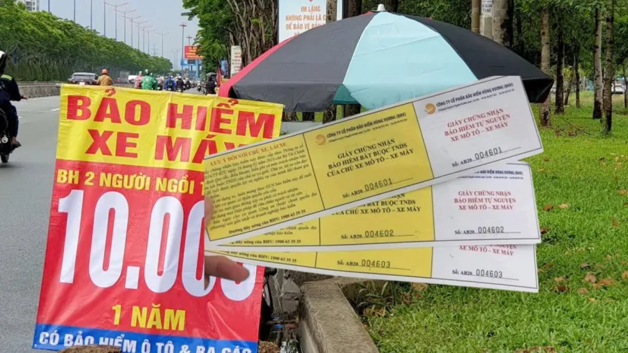 Bảo hiểm xe máy bán tràn lan, dễ mua khó nhận quyền lợi