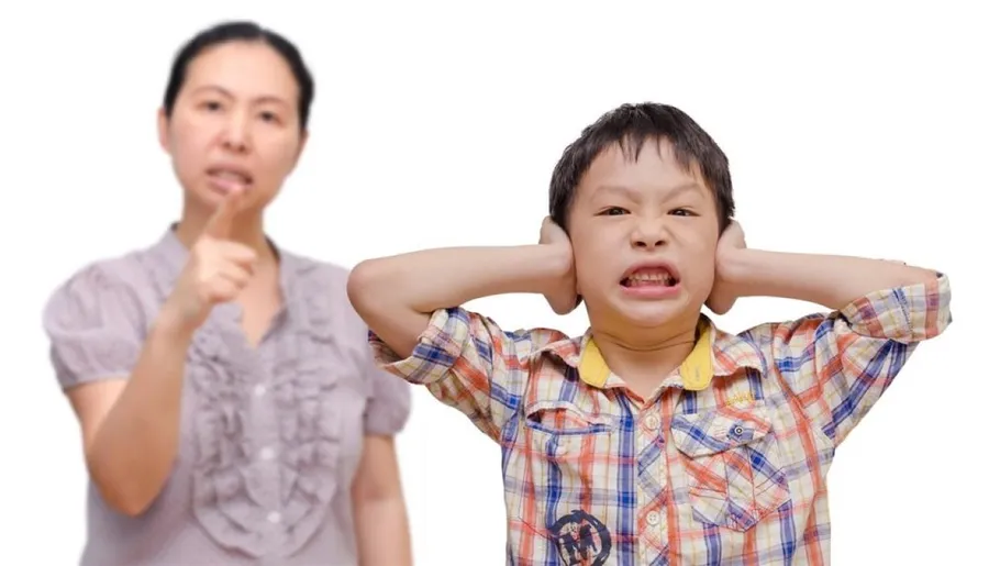 Không phải lúc nào trẻ em cũng là những thiên thần nhỏ ngoan ngoãn, biết nghe lời. Có những thói quen bất thường của con không hề đáng lo tới mức đó. Thậm chí, đây là những biểu hiện của những trẻ thông minh, IQ cao. (Ảnh minh họa)