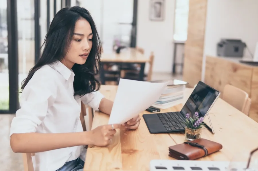 Kinh nghiệm thực tế cho thấy, những người siêng năng sẽ sớm thoát nghèo, người lười biếng thì sẽ không giàu được lâu.