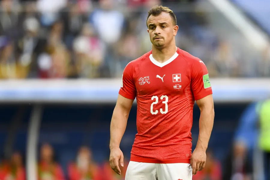 Carragher tiên đoán về tương lai của Shaqiri và Salah tại Liverpool - Bóng Đá