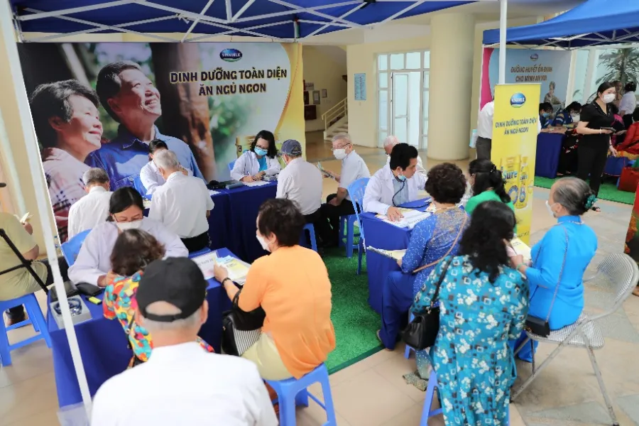 Hoạt động đo loãng xương và tư vấn sức khỏe lão khoa luôn được người cao tuổi chú trọng và có nhu cầu thăm khám nhiều nhất