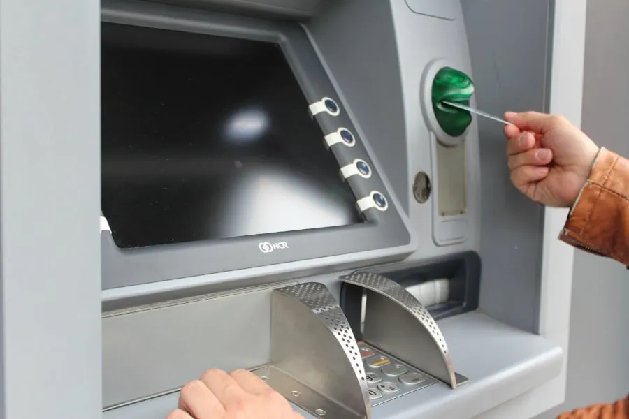 the-atm-bi-nuot-3