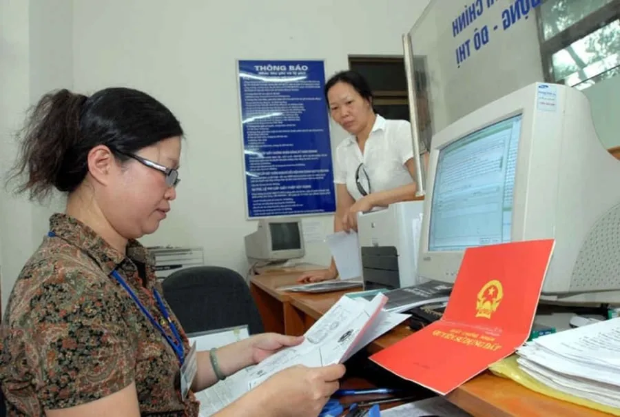 Những đối tượng sẽ bị thu hồi sổ đỏ, biết kẻo mua bán đất đai chỉ có thiệt