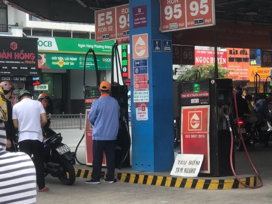 Hiện nay, trạm xăng chủ yếu được chia thành hai loại: trạm xăng thuộc doanh nghiệp nhà nước và trạm xăng của doanh nghiệp tư nhân.