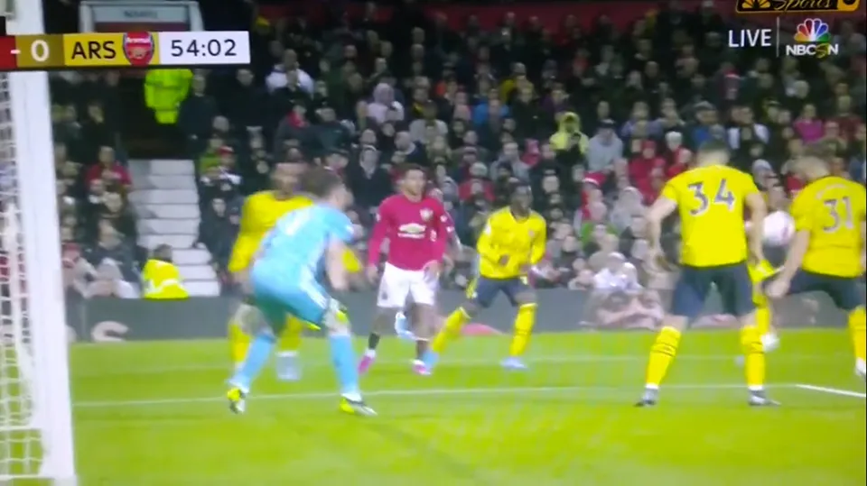 Man Utd mất trắng quả penalty trước Arsenal? - Bóng Đá