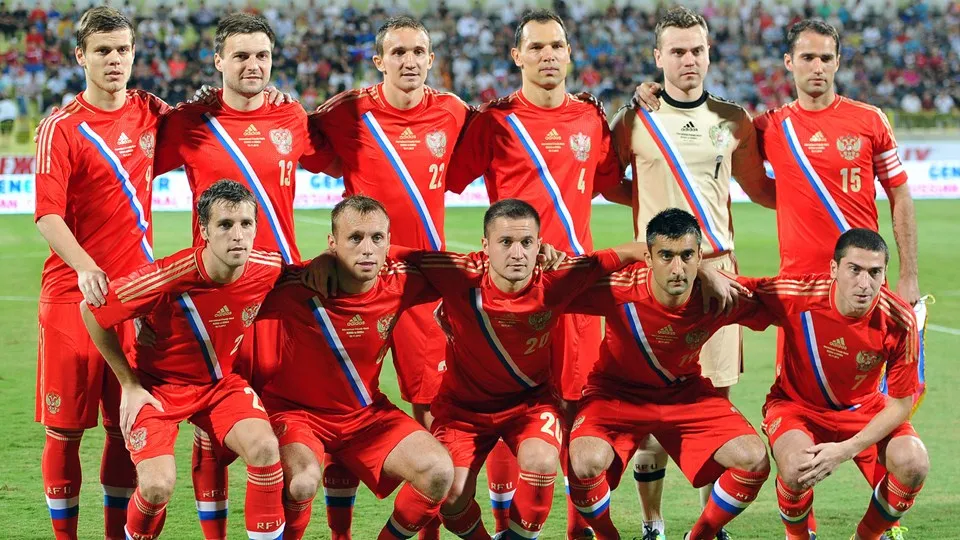 - Bóng Đá