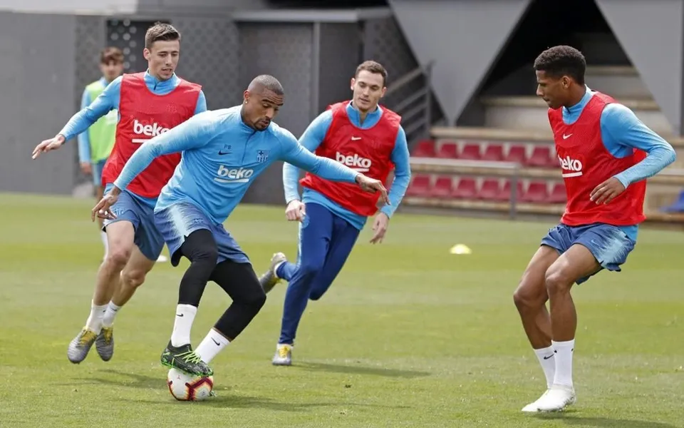 Barca tập - Bóng Đá