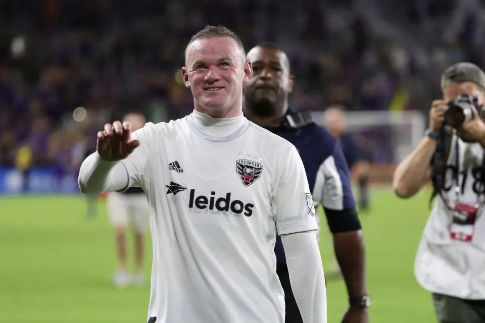 Rooney lập siêu phẩm sút phạt  - Bóng Đá