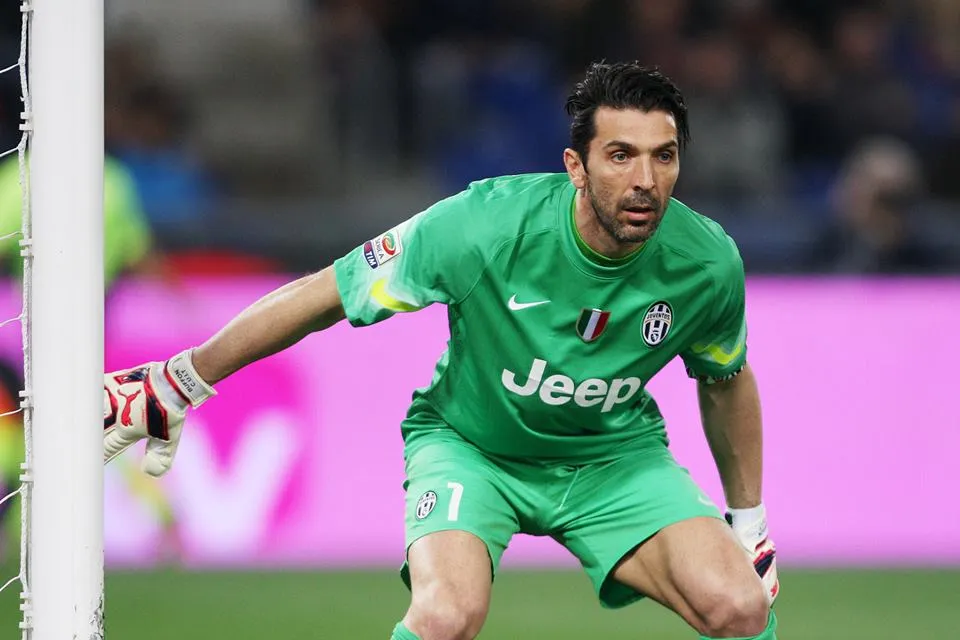 10 lý do khiến bạn đổ gục trước 'anh già khó tính' Gianluigi Buffon - Bóng Đá