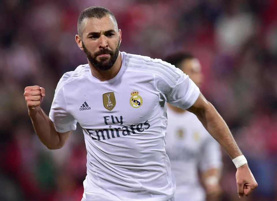 Hết kiên nhẫn, Real tính tống khứ Benzema sang Man United - Bóng Đá