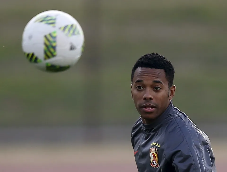 Robinho bị thu hộ chiếu - Bóng Đá