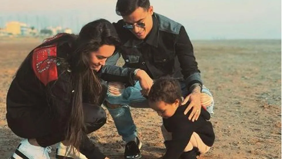 Trong ngày Barca đại thắng, Coutinho vẫn 'trốn' nơi biển vắng - Bóng Đá