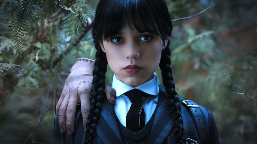 Jenna-Ortega-Wednesday-Addams-netflix-gmh-220926_1664206866624_hpMain_16x9_992
